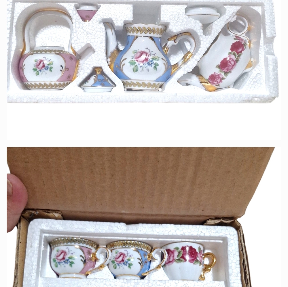 NEW Vtg VICTORIA’S GARDEN Porcelain 12 Pieces Collectible Mini Floral Tea Set